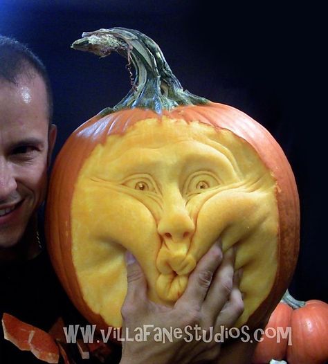 Punk-in Carver - Villafane, awesome life-like carver of pumpkins and Hottie McHotterson Ray Villafane, Pumpkin Sculpting, Amazing Pumpkin Carving, Creative Pumpkin Carving, Carved Pumpkins, Pumpkin Carvings, Dark Vador, Carved Pumpkin, Creative Pumpkins