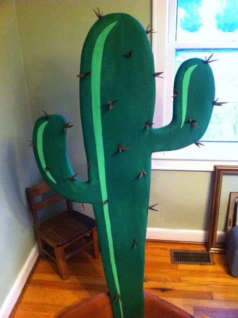 A Journey of Making Things. Cactus Prop, Monumental Vbs, Mexico Crafts, Family Literacy Night, Mexico Cactus, Cowgirl Birthday Party, Cactus Diy, Cowgirl Birthday, School Glue