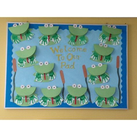 handprint frog craft Frog Bulletin Boards, Frog Classroom, Classroom Door Ideas, Door Bulletin Boards, Frog Activities, Elementary Bulletin Boards, Preschool Boards, Summer Bulletin Boards, Spring Bulletin Boards