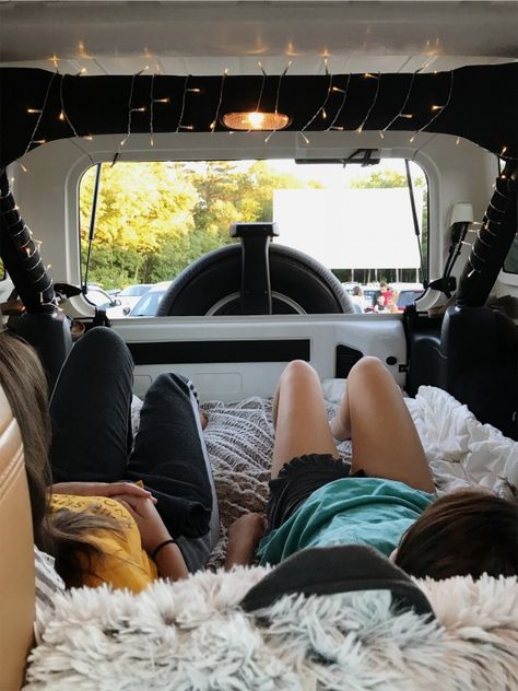 ✿ pinterest: @wifi0n ✿ Auto Jeep, Cars Jeep, Bloc Party, Cute Date Ideas, Dream Cars Jeep, Fun Sleepover Ideas, Bmw I8, Madame Tussauds, Summer Plans