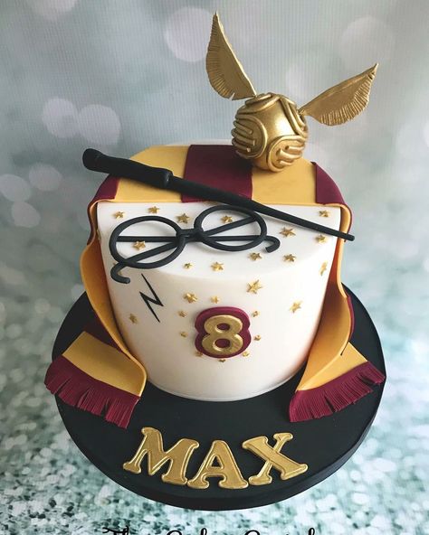 Tort Harry Potter, Harry Potter Motto Party, Baby Harry Potter, Harry Potter Desserts, Gateau Harry Potter, Harry Potter Theme Birthday, Harry Potter Birthday Cake, Cumpleaños Harry Potter, Glume Harry Potter