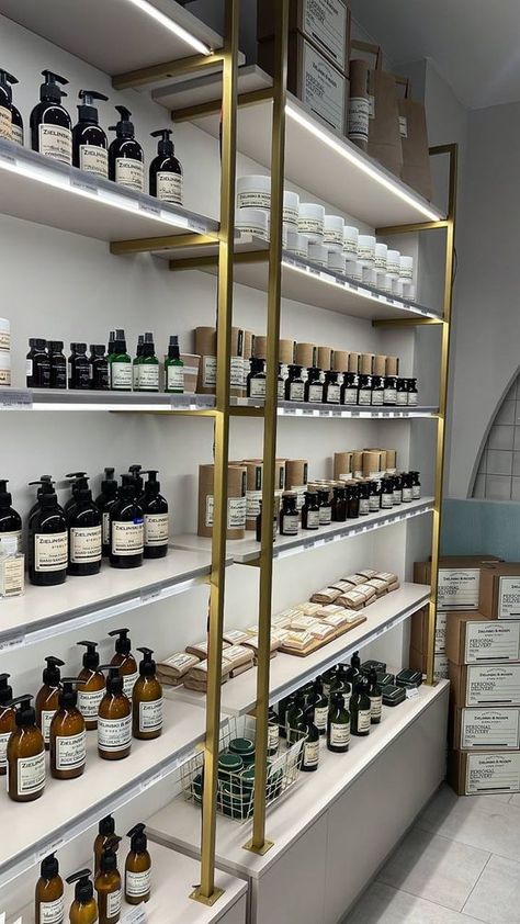 Beauty Concept Store, Perfume Business Aesthetic, Skincare Business Aesthetic, Perfume Store Design, Store Counter Design, Esthetician Room Decor, Fragrance Store, Retail Store Interior Design, Skincare Store