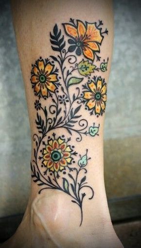 Tattoo Bein Frau, Hawk Tattoo, Tato Dengan Makna, History Tattoos, Kunst Tattoos, Muster Tattoos, Traditional Tattoos, Creative Stuff, Pattern Tattoo