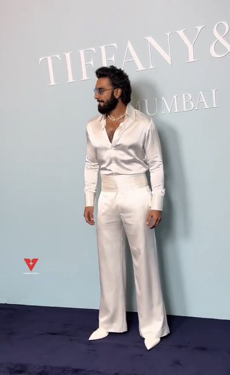 Sagan Dress, Ranveer Singh Fashion, Cloth Collection, Stylish Men Wear, Smart Casual Menswear, Cocktail Ideas, Indian Men, Casual Menswear, Classy Suits