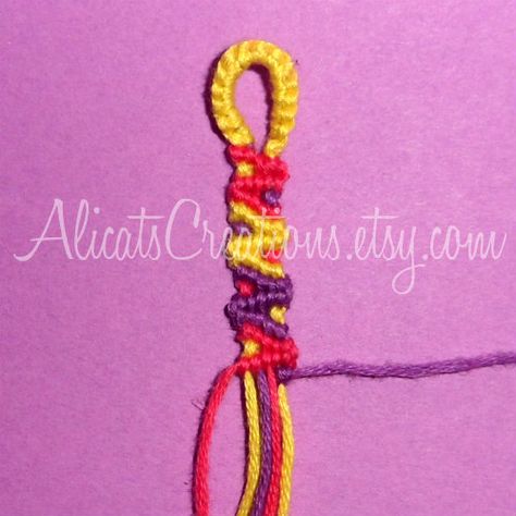 (( Beginner Tutorial )) Zig Zag Scramble Bracelet - friendship-bracelets.net Diy Bracelets With String, Friendship Bracelets Tutorial, Hemp Jewelry, School Jewelry, Thread Bracelets, Diy Bracelet Designs, Bracelet Friendship, Macrame Ideas, Wrist Band