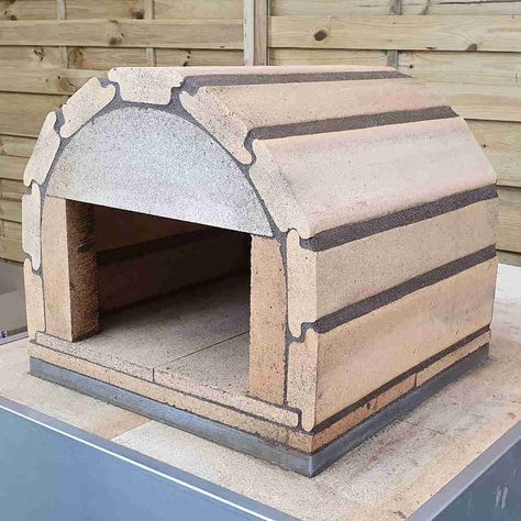 ▷Pizzaofen DIY-Bauanleitung in einfachen Schritten Outdoor Wood Furnace, Build A Pizza Oven, Fire Pit Plans, Wood Furnace, Diy Grill, Kitchen Grill, Outdoor Oven, Outdoor Pizza Oven, Outdoor Living Design