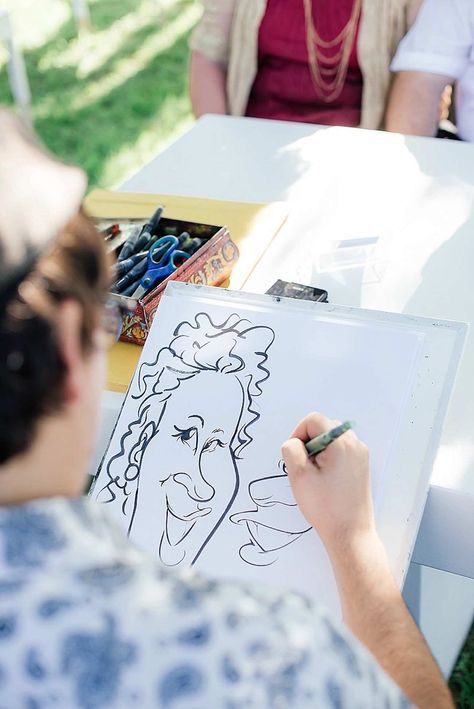 Sketch station with a caricature artist at your wedding to entertain guests! What a cool favor idea. Wedding Entertainment Ideas, Leaf Decor Wedding, Wedding Officiant Script, Outdoor Wedding Flowers, Original Wedding Ideas, Caricature Wedding, Wedding Caricature, Cape Town Wedding, Caricature Sketch