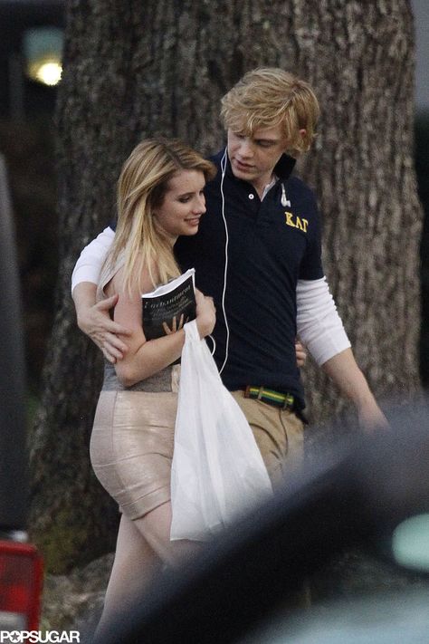 Evan Peters & Emma Roberts Evan Peters Hands, Evan Peters Paparazzi, Evan Peters And Emma Roberts, Emma Roberts Evan Peters, Emma Roberts And Evan Peters, Emma Evans, Japan 80's Aesthetic, Haley Lu Richardson, American Horror Story 3