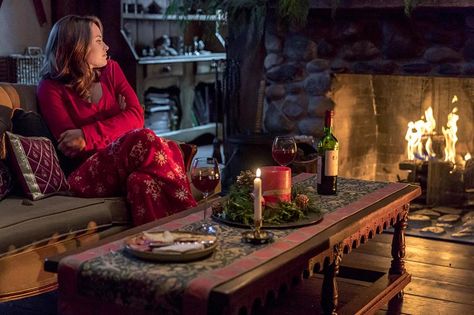 Hallmark Movies Aesthetic, Hallmark Movie Aesthetic, The Holiday Movie Cottage, Hallmark Christmas Aesthetic, The Holiday Movie, Cottage Photos, Best Hallmark Christmas Movies, December Art, Merritt Patterson