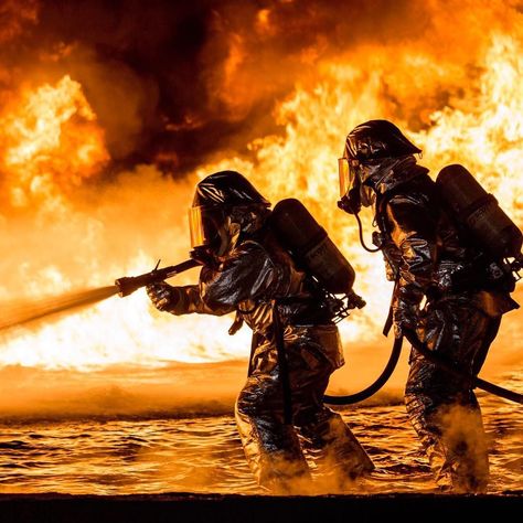 Reposting @marines: ... "I’ll Follow You Through Hell Marines with Aircraft Rescue and Firefighting use a hand line to extinguish a fuel fire during live-burn training on January 25, 2019 at Marine Corps Air Station Futenma, Okinawa, Japan. (U.S. Marine Corps photo by Lance Cpl. Nicole Rogge) #Marine #MarineCorps #USMC #Military #SemperFi #Yut #OohRah #Photography #Fire #Lit #Yut #Kill #FireFighting #Hell #Japan #Okinawa #FirstResponders #Training #Water" Firefighter Photography Action, Fireman Photography, Firefighter Photography, Japan Okinawa, Firefighter Art, Firefighter Paramedic, Fire And Rescue, Firefighter Pictures, Firefighter Emt