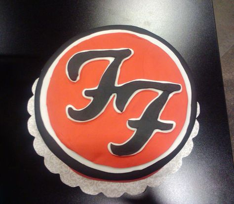 Foo Fighters Cake, Foo Fighters Birthday Cake, Foo Fighters Valentines Cards, Alice Cake, Grunge Party, Foo Fighters Shirt, Studio 666 Foo Fighters, Fake Smile Quotes, Memes Foo Fighters