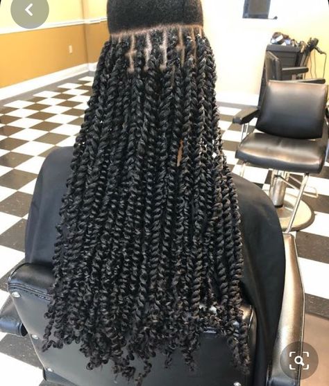 Senagalese Twist, Knotless Twists, Passion Twists Hairstyle, Cabello Afro Natural, Passion Twists, Curly Braids, Hairstyle Youtube, Quiff Hairstyles, Twist Braid