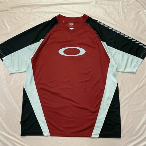 Some good Oakley shirts Oakley Clothes, Vintage Oakley, Sport Shirt Design, Mens Bags Fashion, Crazy Outfits, Mens Casual Dress Outfits, Vintage Jerseys, Easy Trendy Outfits, Mens Casual Dress