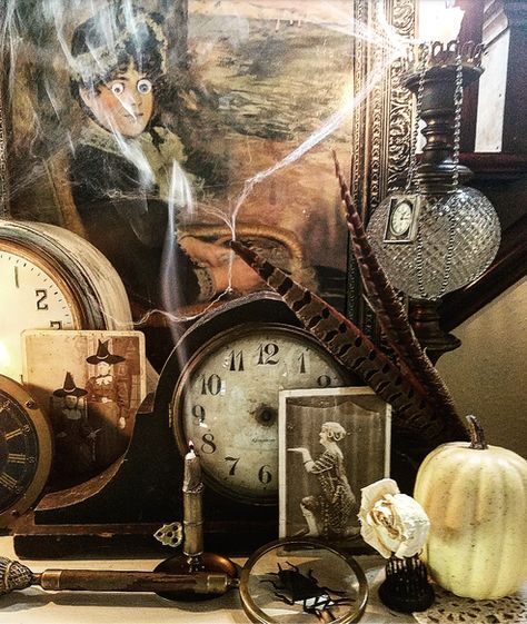 VIntage Photograph For Halloween Decor Moody Antique Decor, Oddities Decor Victorian, Antique Halloween Decor, Moody Halloween Decor, Thrifted Halloween, Victorian Halloween Decorations, Halloween Mantels, Bohemian Halloween, Moody Halloween