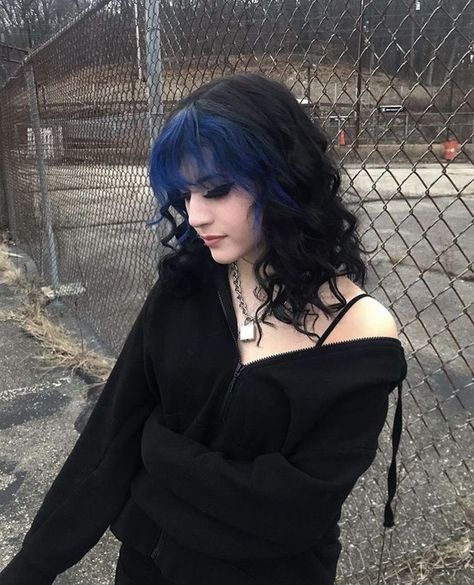 Hair Styke, Impulsive Decisions, Grunge Hairstyles, Goth Hair, Hair Streaks, Dyed Hair Inspiration, Hair Inspiration Short, Pretty Hair Color, Hair Stylies