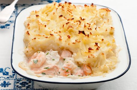 Creamy fish pie Best Fish Pie Recipe, Creamy Fish Pie, Fish Pie Recipe, Creamy Fish, Quark Recipes, Tesco Real Food, Fish Pie, Fish Food, Oven Dishes