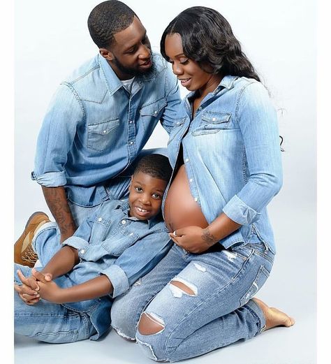 All Blue Affair Denim Maternity Shoot Pregnancy Photos, Denim Maternity Shoot, Jean Maternity Shoot, Maternity Shoot With Toddler, Family Maternity Shoot, Maternity Studio Photoshoot, Maternity Studio, Men's Denim Style, Family Maternity Photos