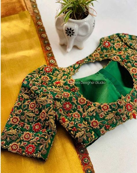 15 Breathtaking bridal blouse designs to amp your kanchipuram wedding saree look! Wedding Saree Look, Gold Blouse Designs, Paithani Blouse, Green Blouse Designs, Blouse Maggam Work, Blue Blouse Designs, Blouse Works, Mirror Work Blouse Design, Bridal Blouses