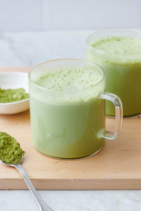 Hot Hot Matcha Latte {Step-by-Step Photos} - FeelGoodFoodie Hot Matcha Latte, Vanilla Matcha Latte, Dragon Fruit Lemonade, Warm Milk And Honey, Hot Matcha, Iced Matcha Green Tea, Coffee Pic, Coconut Matcha, Sweet Matcha