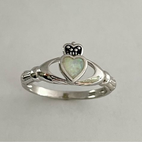 Claddagh engagement ring