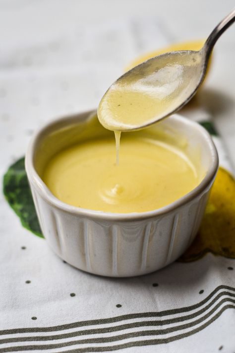 Classic Beurre Blanc Sauce - UncomplicatedChef Citrus Vinaigrette Dressing, Vinaigrette Dressing Recipe, French Sauces, Orange Vinaigrette, Citrus Vinaigrette, Hollandaise Sauce, Cooking 101, Vinaigrette Dressing, Cooking Basics