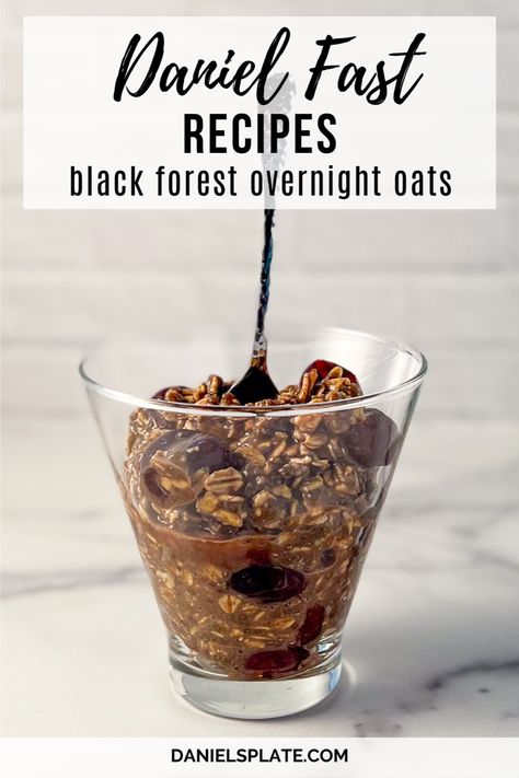 Are you doing the Daniel Fast? This black forest overnight oats recipe will help you get your day started on the right foot. Made with six ingredients, this yummy overnight oats recipe is vegan, gluten-free, soy-free, and nut-free. There's no added sugar—it's made with whole plant food ingredients. Check out this and other Daniel Fast recipes here... Daniel Fast Overnight Oats Almond Milk, Overnight Oats Daniel Fast, Overnight Oats Almond Milk, Yummy Overnight Oats, Daniel Fast Meal Plan, The Daniel Fast, Daniel Diet, Chocolate Overnight Oats, Chia Overnight Oats