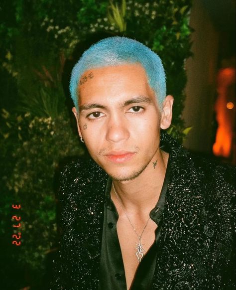 dominic fike oscars 2022 Buzz Cut Styles, Oscars 2022, Girls With Shaved Heads, Buzz Cut Hairstyles, Dyed Hair Men, Shaved Hair Designs, Dominic Fike, Men Hair Color, Hair Affair