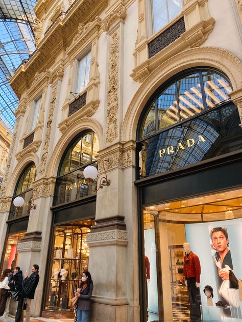 The Prada store front in the Galleria Vittorio Emanuele II mall in Milan, Italy. Prada Store Aesthetic, Milan Store, Goals Board, Prada Store, Wealthy Lifestyle Luxury, Prada Aesthetic, Luxury Things, Galleria Vittorio Emanuele, Shopping In Italy