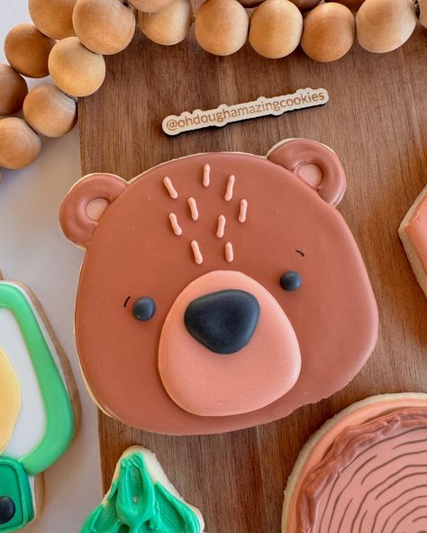 This little lumberjack is 1! 🐻 Happiest 1st birthday Harry #ohdoughamazingcookies #birthdaycookies #bearcookies #outdoorscookies #1stbirthdaycookies #decoratedcookies #decoratedsugarcookie #mnbakery #cottagegrovemn First Birthday Camping, Cookies First Birthday, Paw Cookies, Birthday Camping, One Happy Camper, Bear Cookies, Cookie Pops, Fall Cookies, Fancy Cookies