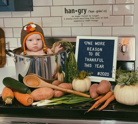 6 Month Thanksgiving Pictures, 3 Month Thanksgiving Pictures, Sibling Thanksgiving Pictures, Thanks Giving Baby Photoshoot, Thanksgiving Milestone Picture Ideas, In N Out Baby Photoshoot, Six Month Milestone Pictures, Calendar Photoshoot Ideas Kids, Thanksgiving Toddler Photoshoot