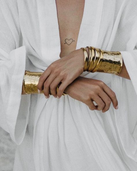 Athena Aesthetic, Goddess Aesthetic, Rome Antique, Greek Gods And Goddesses, Greek Myths, Greek Goddess, Greek Gods, Character Aesthetic, Gods And Goddesses