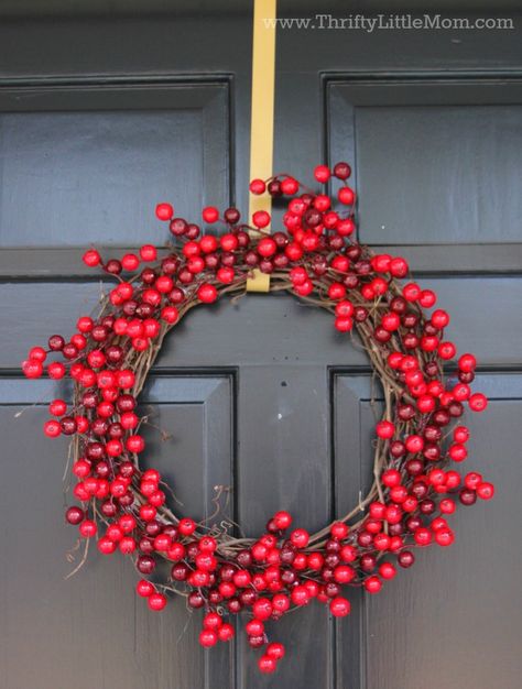 Make a Winter Berry Wreath in 15 Minutes for $15 » Thrifty Little Mom Diy Winter Wreaths, Holiday Wreath Craft, Pip Berry Wreath, Classic Holiday Decor, Diy Christmas Wreath, Winter Wreath Diy, Window Wreath, Winter Berry, Winter Wreaths