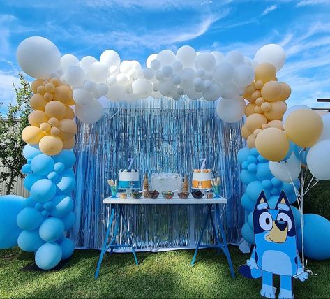 Bluey Theme Birthday Backdrop, Bluey Birthday Photo Props, Bluey Theme 1st Birthday, Bluey Cartoon Room Decor, Bluey Birthday Balloon Garland, Bluey Birthday Party Aesthetic, Outside Bluey Party, Bluey Birthday Party Balloon Arch, Blues Birthday Theme