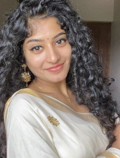 Anjali Nair, Indian Curly Hair, Zombie Face, Curly Hair Beauty, Curly Hair Women, Curly Girl Hairstyles, Eyes Lips, Long Curly Hair, Beauty Life