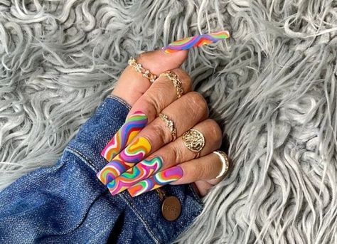 40 Vacation Nails That Are Perfect For Your Next Getaway. Going away on vacation soon and looking to get your vacation nails done for the big trip? Check out these vacation nail ideas for your next vacation nail manicure. There are plenty of vacation nail glitter and neon nails with lots of nail art and nail designs for any vacation getaway. These nails will give you the vacation aesthetic you are looking for your trip. These nail art are fun, bold and bright. #vacationnails #vacationnail Baddie Nails Ideas, Nail Rainbow, Nails Celebrity, Nails Lips, Nail Summer, Retro Nails, Celebrity Nails, Transparent Nails, Vacation Nails