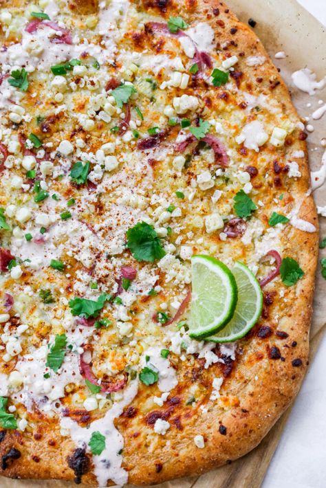 Mexican Street Corn Pizza Recipe, Grilled Pizza Dough Recipe, Mexican Corn Pizza, Mexican Street Corn Pizza, Corn Pizza Recipe, Street Corn Pizza, Elote Pizza, Corn Pizza, Onion Pizza