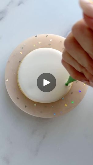 90K views · 1.5K reactions | It’s not Christmas without this cookie 🎅 #christmascookies #cookiedecorating #christmaswreath #royalicingcookies | Butterfly Bakes ATL | Victor Martarele · A Todos Um Bom Natal (Us Edition) Flooded Cookies, Flooding Cookies, Decorator Frosting, Decorating Cookies, Royal Icing Cookies, Cookie Decorating, Christmas Cookies, Frosting, Christmas Wreaths