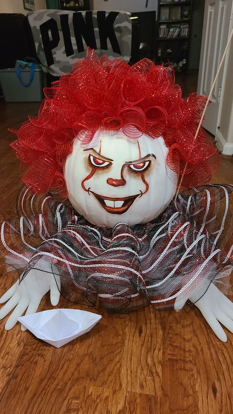 (It) Pennywise pumpkin Pumpkin contest #pumpkincontest #halloweenpaintedpumpkin Scary No Carve Pumpkin Ideas, Penny Wise Pumpkin, It Clown Pumpkin, Pennywise Pumpkin Painted, Pennywise Carved Pumpkin, Clown Pumpkin Painting, It Pumpkin Painting Clown, Pennywise Pumpkin, Scary Punkin Painting