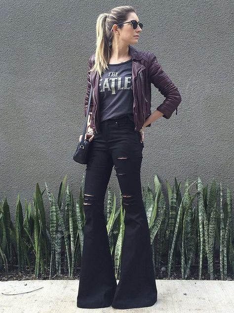 Flare Jeans Outfit, Mode Chic, Black Flare, Mein Style, Create Outfits, Fashion Mode, Moda Casual, Ripped Jeans, Look Fashion