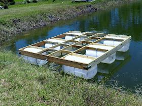 Diy Floating Dock, Building Backyard, Floating Dock Plans, Diy Dock, Building A Dock, Dock Design, Building Deck, Pond Boat, Corkboard Ideas