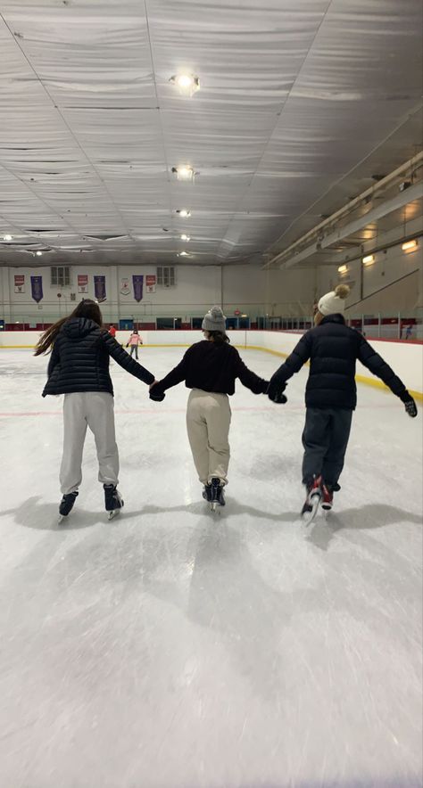 Ice Skating Pics Friends, Iceskating Friends Aesthetic, Ice Skating Pictures With Friends, Birthday Party Teen Girl, Winter Friends Aesthetic, Ice Skating Birthday Party Ideas, Ice Skating Photos, Friends Ice Skating, Teen Girl Birthday Party