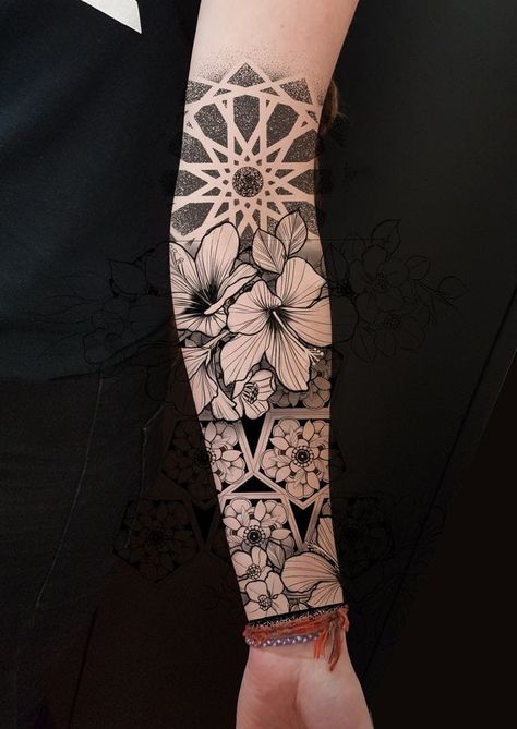 Mosaic Tattoo Sleeve, Sacred Geometry Floral Tattoo, Flowers Geometric Tattoo, Geometric With Flowers Tattoo, Geometric Botanical Tattoo, Tattoo Transition Ideas, Flower And Geometric Tattoo, Tattoo Manga Mujer, Geometric Flower Tattoo Sleeve