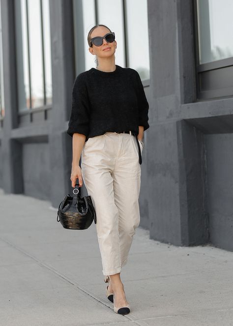 Outfit Ideas for Fall: Relaxed Trousers Three Ways | Brooklyn Blonde Beige Trousers Outfit Women Casual, Black Work Trousers Outfit, Crop Trousers Outfit, Relax Outfits Women, Cream Pants Outfit Women, Trousers Outfit Fall, Fall Trousers Outfit, Style Trousers Women, Cropped Trousers Outfit