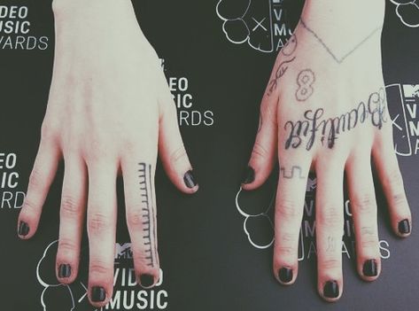 Grimes Tattoo, Witchy Tattoos, Claire Boucher, Female Musicians, Under My Skin, Stick And Poke, Tattoo Design Ideas, Symbolic Tattoos, Hand Tattoo