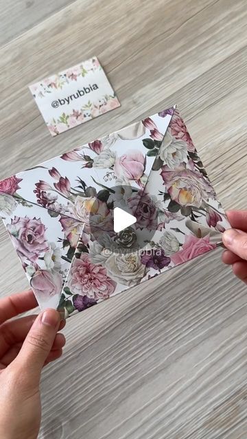 5,750 likes, 45 comments - byrubbia el October 23, 2024: "How to make an envelope #fyp #envelope #origami #artsandcrafts #byrubbia #instareels #instaart #gift #giftideas #explore #tutorial #ideas". Wrapping Paper Envelope, Folded Envelope Diy, How To Fold An Envelope, Making Envelopes Out Of Paper, How To Fold An Envelope Out Of Paper, Envolpes Ideas Handmade, Gift Envelopes Diy, How To Make Envelope, How To Make Envelopes Out Of Paper