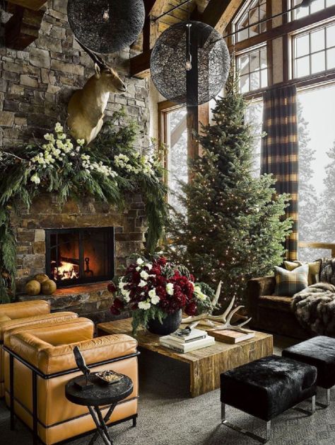 Mountain lodge chic family room in Yellowstone Club with luxe interior design by Ken Fulk. Winter Living Room Decor After Christmas, Winter Living Room Decor, Decor After Christmas, Winter Living Room, Christmas Tree Inspiration, Christmas Decorations Living Room, Christmas Living Rooms, Christmas Decorations Rustic, Décor Diy