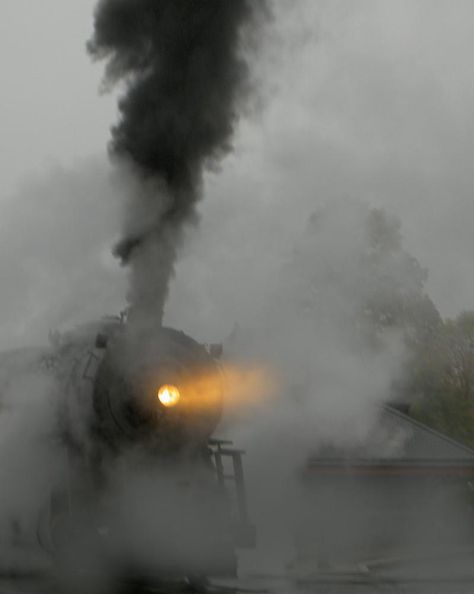 Night Train in the mist. #steam #steamengines Fog Photography, Old Trains, Trainspotting, Train Pictures, Foto Art, All Aboard, Steam Engine, Steam Trains, Steam Locomotive