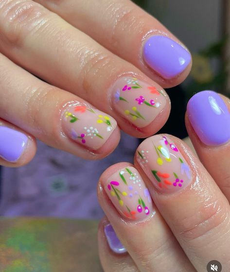 Cute Flower Gel Nails, Gel Mani Short Nails Flower, Flower Shellac Nails, Short Purple Nails With Flowers, Groovy Floral Nails, Multicolor Nails, Square Gel Nails, Fruit Nail Designs, Velvet Style