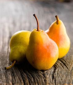 complices ... Vegetables Photography, Fruits Photos, Still Life Fruit, Fruit Photography, Still Life Photos, Beautiful Fruits, Fruit Painting, Foto Tips, Delicious Fruit