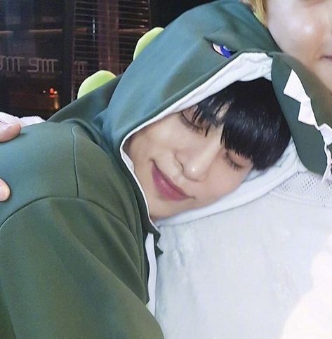 ❅ on Twitter: "baby dino!!!! 💚💚💚💚💚… " Jonghyun Shinee, Shinee Jonghyun, Cute Icon, Suho, Beauty Fashion, Shinee, We Heart It, Fashion Photography, Wallpapers